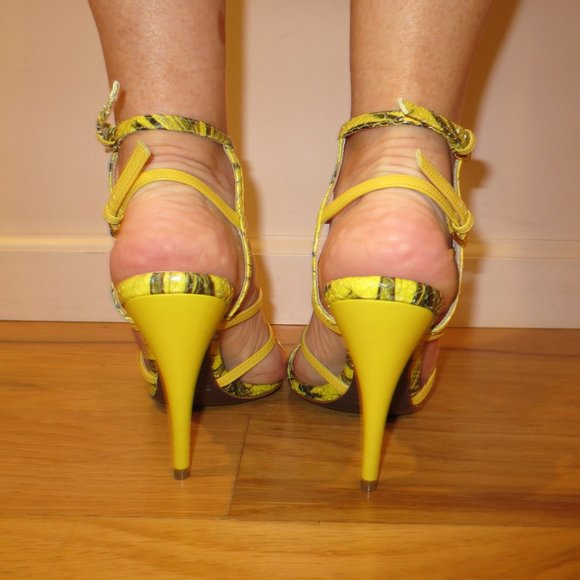 NIB DIBRERA Yellow & Black Double Ankle Strap Heels - Picture 4 of 10